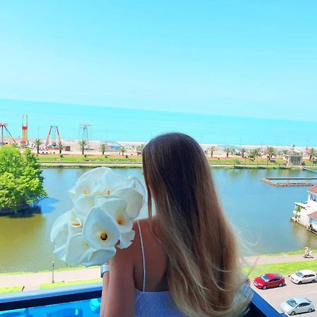Orbi City Sea View Batumi Esterno foto